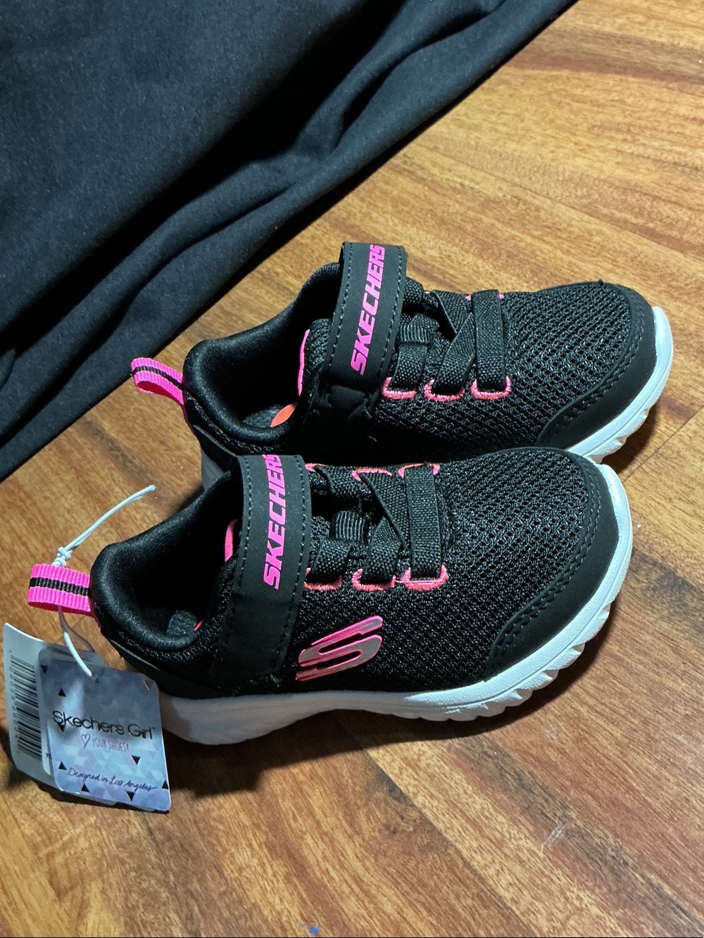 Skechers Kids Black & Pink Athletic Sneakers nwt sz 6 baby girls velero